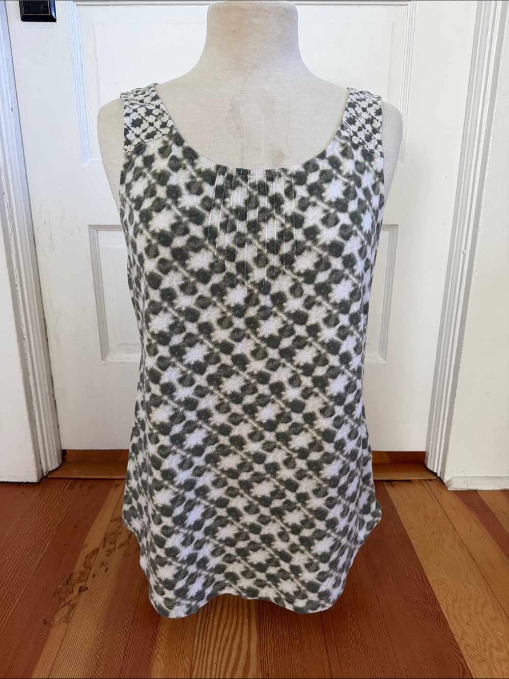J Jill Pin Tucked Batik Print‎ Tank Medium